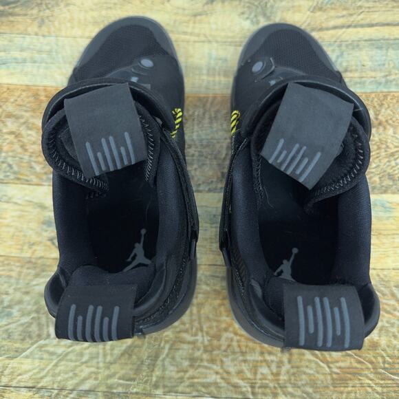 Nike Air Jordan 33 Utility Blackout Black Basketball AQ8830-002 Mens Size 8 Rare main image 7
